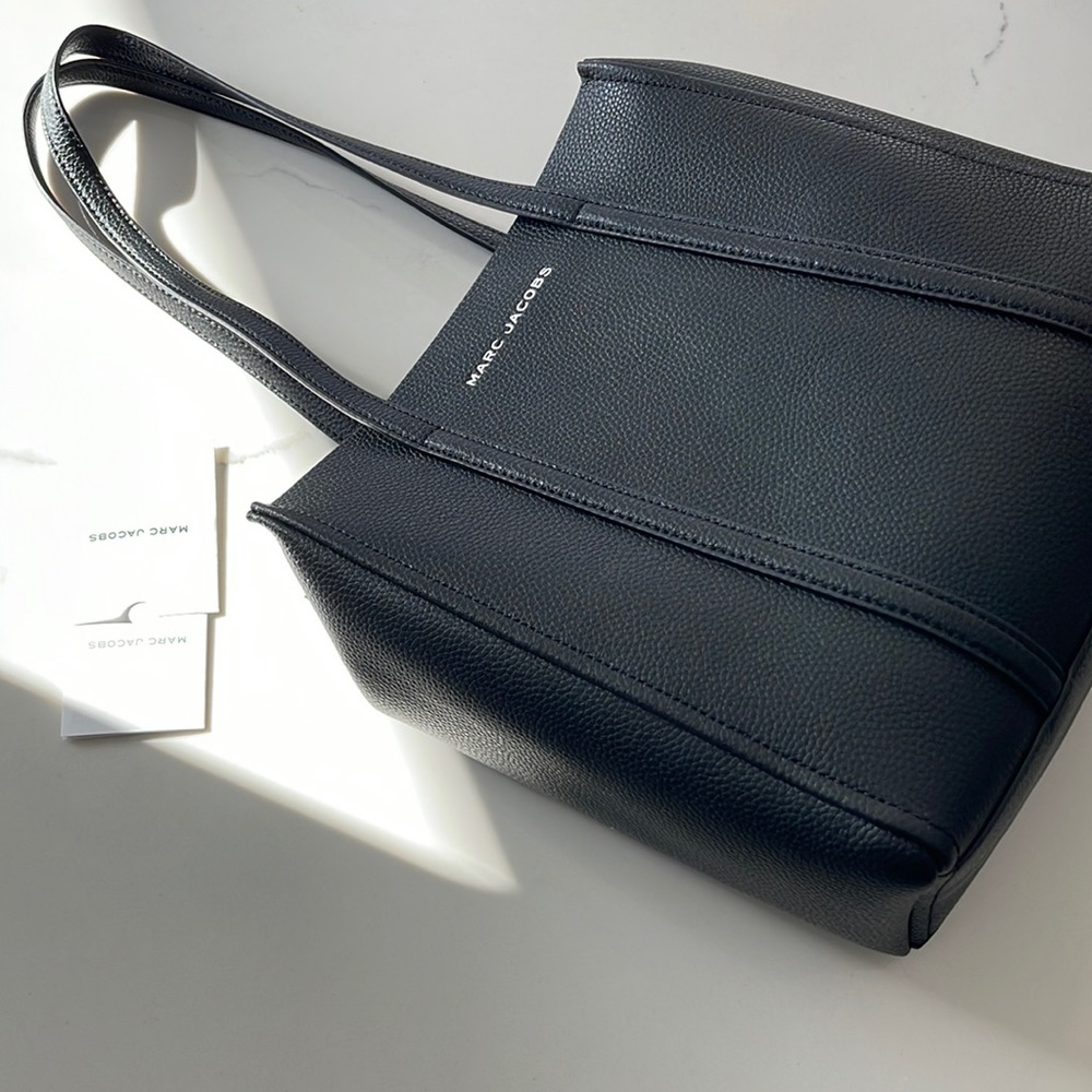 New without tags Marc Jacobs The Shopper Tote,Bag black leather
